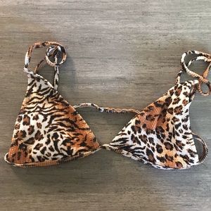 Brand new Lahana bikini top. Size medium.